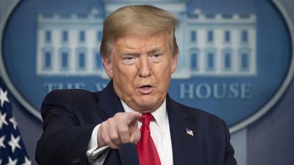 Foto - Trump'ın koronavirüs önlemi şaşırttı!