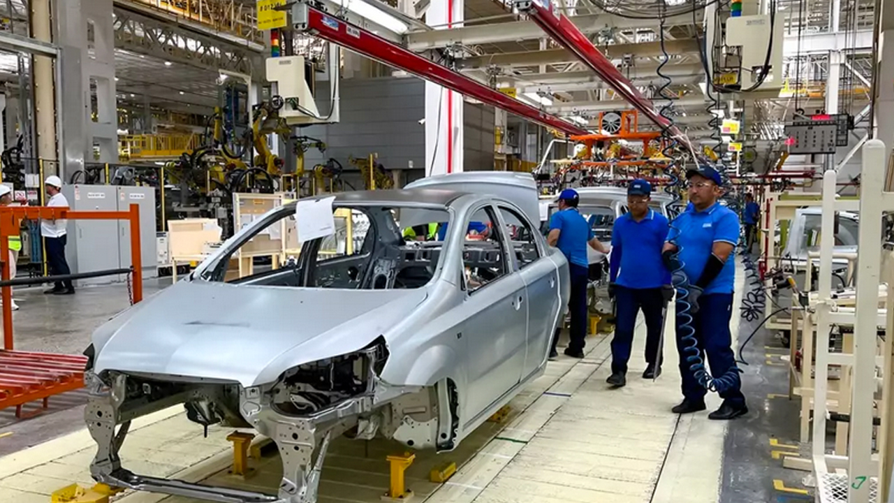 Trump’un çılgınlığı bakın neye sebep oldu: Resmen skandal: O ülke resmen karıştı: İlan ettiler…