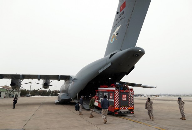 Foto - TSK'dan deprem bölgesine hava yardım koridoru