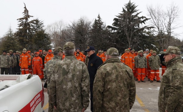 TSK'dan deprem bölgesine hava yardım koridoru