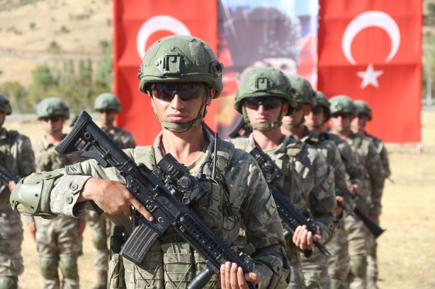 Foto - TSK'nın Erzurum'daki savaş tatbikatı düşman titretti!