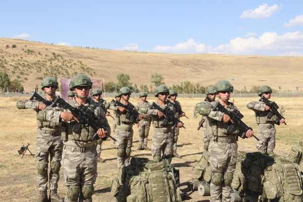 Foto - TSK'nın Erzurum'daki savaş tatbikatı düşman titretti!