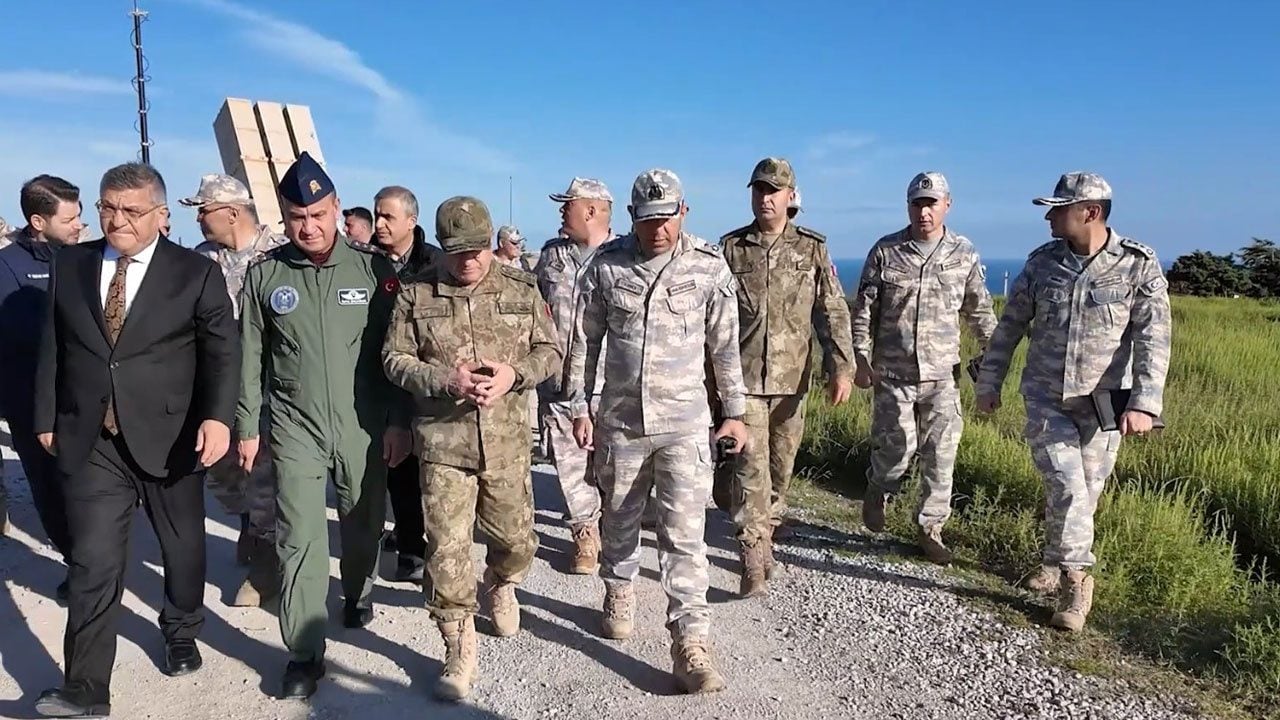 Foto - TSK’nın komuta kademesi mest oldu: Siper'den korku salan atış!