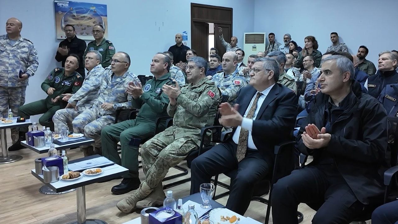 Foto - TSK’nın komuta kademesi mest oldu: Siper'den korku salan atış!