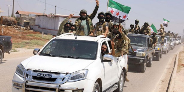TSK'ya destek veren Suriye Milli Ordusu'ndan binlerce askerle konvoy
