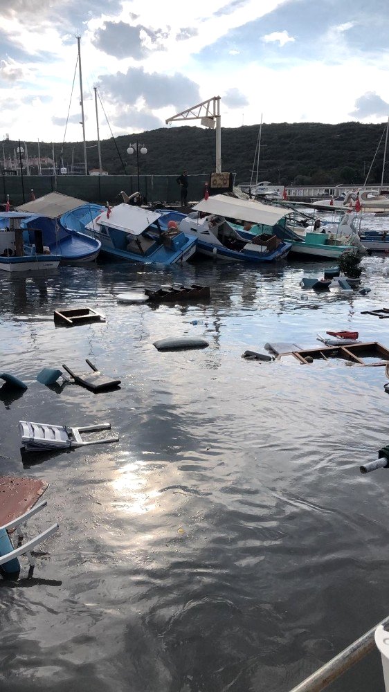 Foto - Tsunami Sığacık'ı yerle bir etti