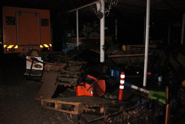 Foto - Tsunami Sığacık'ı yerle bir etti