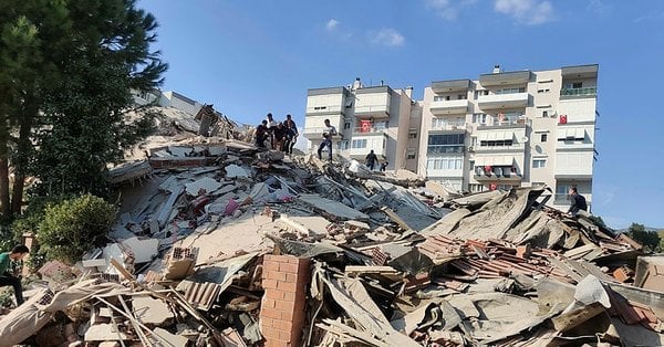 Foto - Tsunami Sığacık'ı yerle bir etti