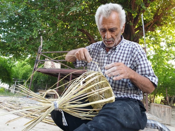 Foto - Tufan usta 57 yıldır kamıştan sepet örerek ekmeğini kazanıyor