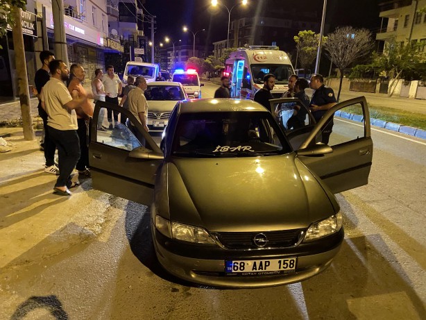 Foto - Tüfek ve satırla ev basıp haraç istedi