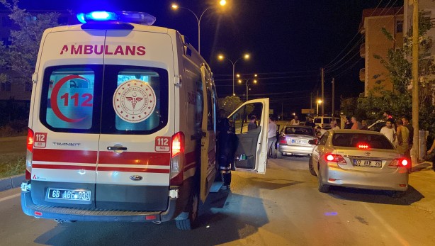 Tüfek ve satırla ev basıp haraç istedi