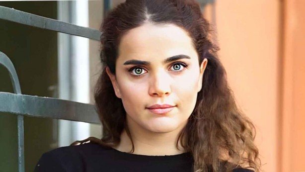 Foto - Tuğçe Kazaz, 'Hilafet bayrağı açan adama saldıran gence söyleyin' diyerek seslendi: 2030'a kadar bu olacak