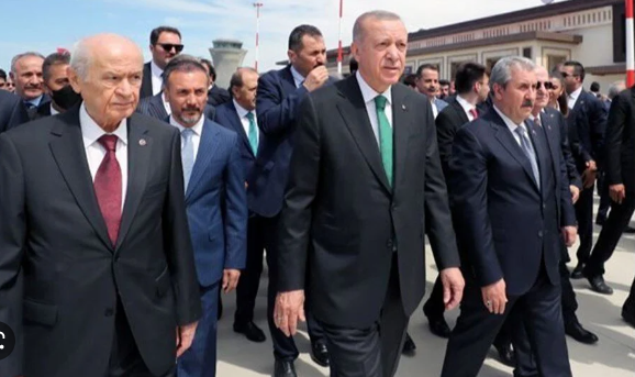 Foto - Tuğçe Kazaz'dan Cumhur İttifakı'na flaş çağrı: O parti ittifaka dahil edilmeli! Eğer edilmezse...