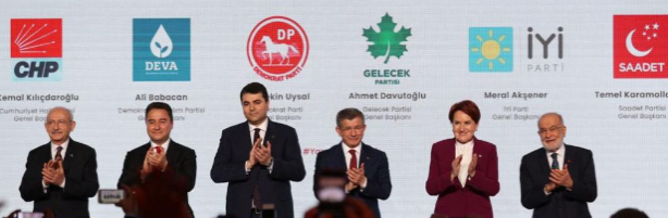 Foto - Tuğçe Kazaz'dan seçime saatler kala olay paylaşım: Sizi kazandırıyorlar! Her şey tersine olacak