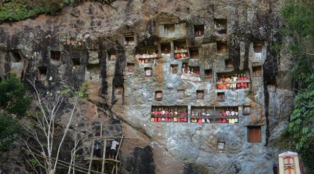 Foto - Tuhaf bir gelenek: Ölülerle aynı evde yaşıyorlar