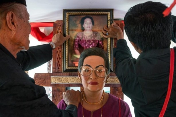 Foto - Tuhaf bir gelenek: Ölülerle aynı evde yaşıyorlar