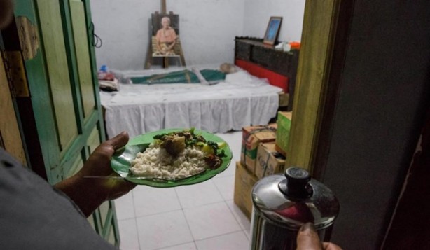 Foto - Tuhaf bir gelenek: Ölülerle aynı evde yaşıyorlar