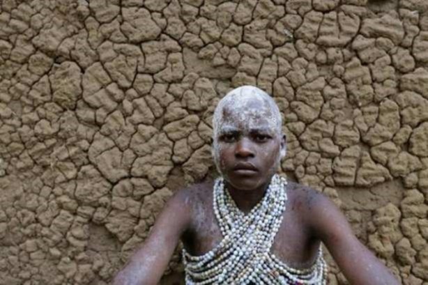 Foto - Tuhaf bir gelenek: Ölülerle aynı evde yaşıyorlar