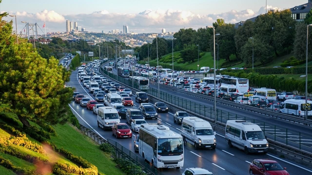 Foto - TÜİK duyurdu: Trafiğe eylülde 161 bin taşıtın kaydı yapıldı