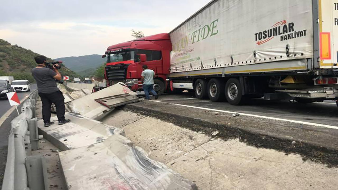 Foto - TÜİK verileri yürek burktu! Trafik kazalarında can kaybı durmuyor, en çok kaza bu yollarda oluyor