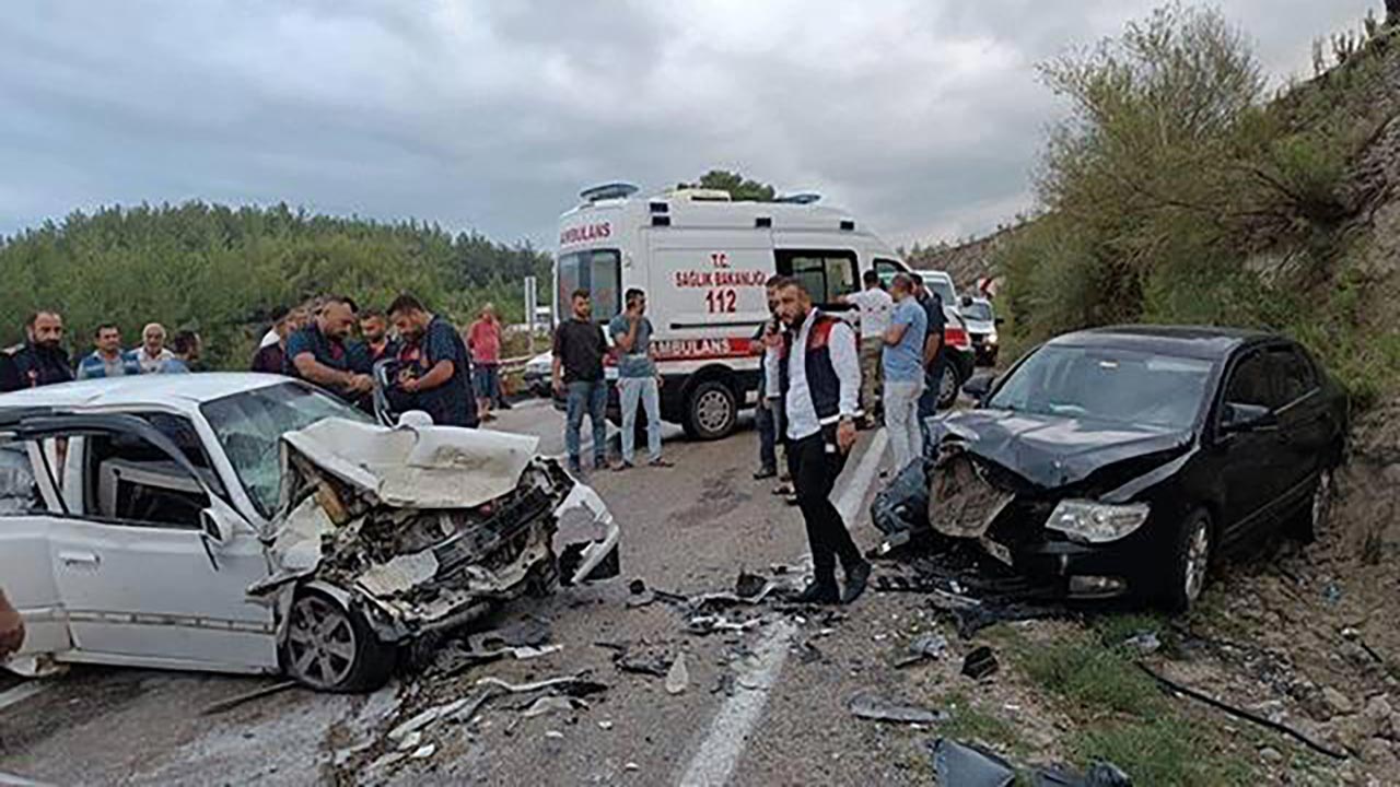 Foto - TÜİK verileri yürek burktu! Trafik kazalarında can kaybı durmuyor, en çok kaza bu yollarda oluyor