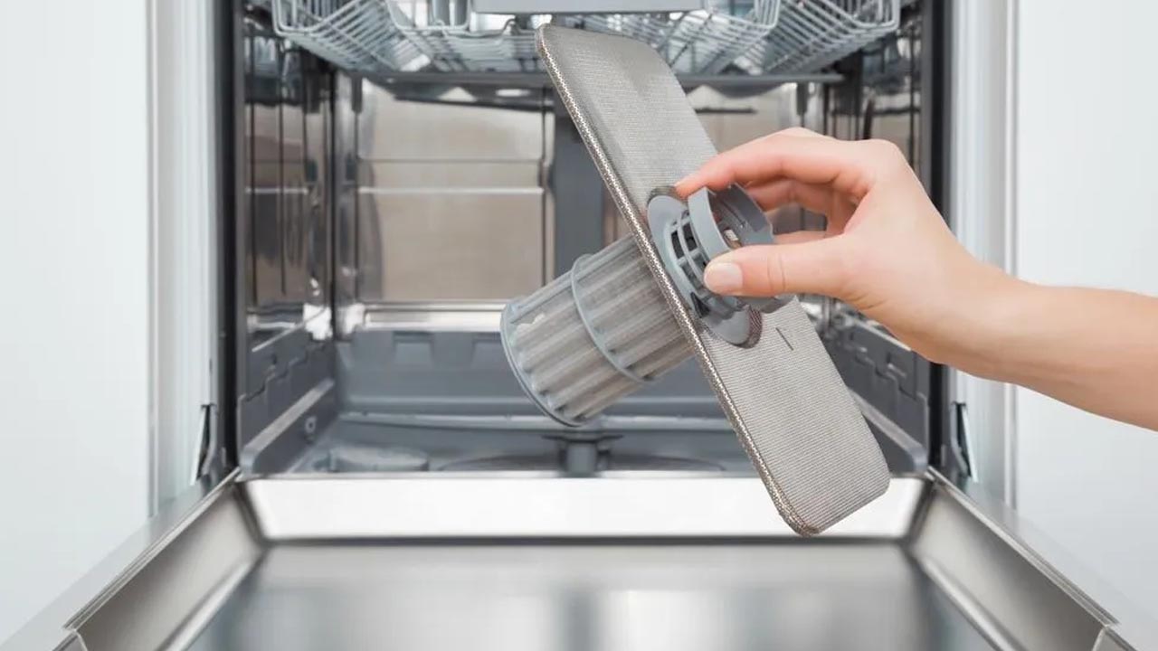 Foto - Tüm bakteriler anında yok oluyor! Bulaşık süngerlerini tertemiz yapan o yöntem