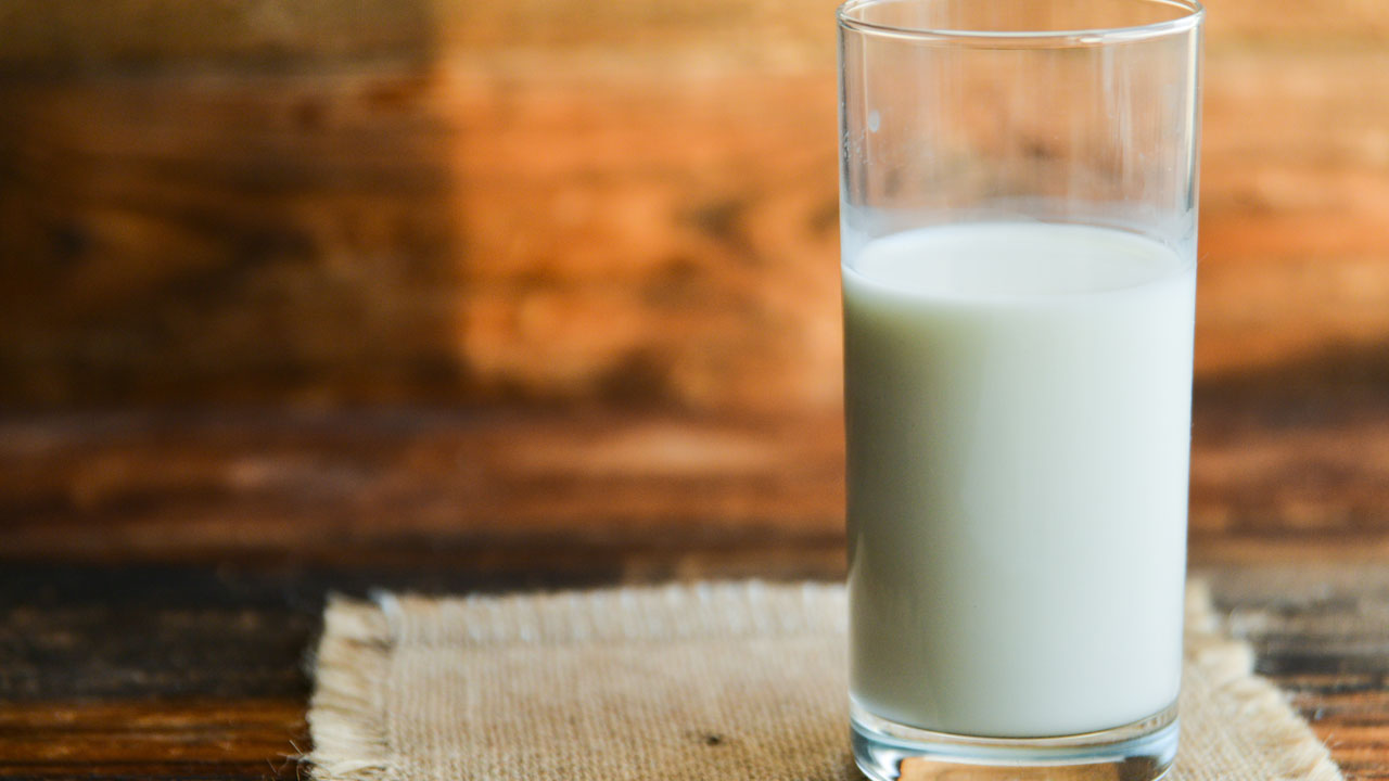 Foto - Tüm bildiklerinizi unutun! Tam yağlı mı yağsız süt mü daha sağlıklı?