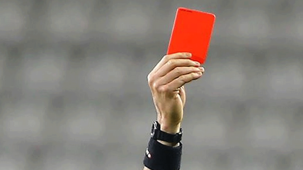 Foto - Tüm dünya Beşiktaş'ı konuşacak: Derbiye yerli hakem ısrarı sürerse maç başında 5 kırmızı kart çıkacak