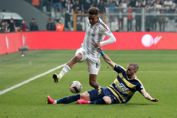 Foto - Tüm dünya Beşiktaş’ı konuşacak! Süper Lig’de yılın transferi geliyor: İşte taraftarın yeni prensi…