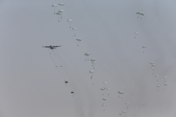 Foto - Tüm dünya oraya kilitlendi! İran resmen başlattı