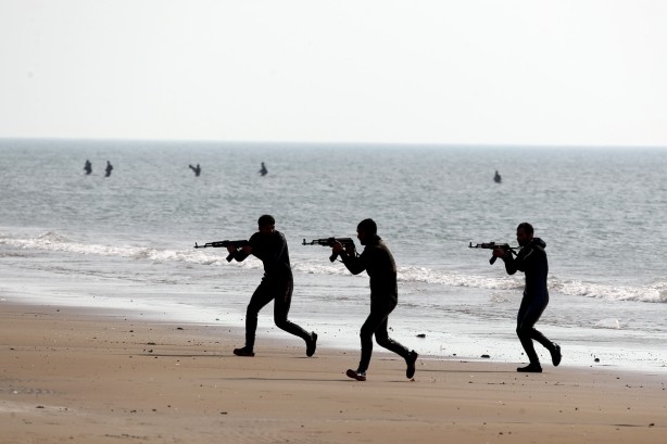 Foto - Tüm dünya oraya kilitlendi! İran resmen başlattı
