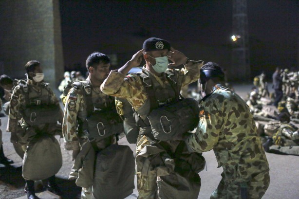 Foto - Tüm dünya oraya kilitlendi! İran resmen başlattı