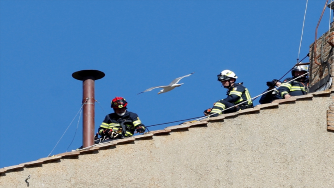 Tüm dünyanın gözü bu bacadan çıkacak dumanda! Herkes merakla bunu bekliyor