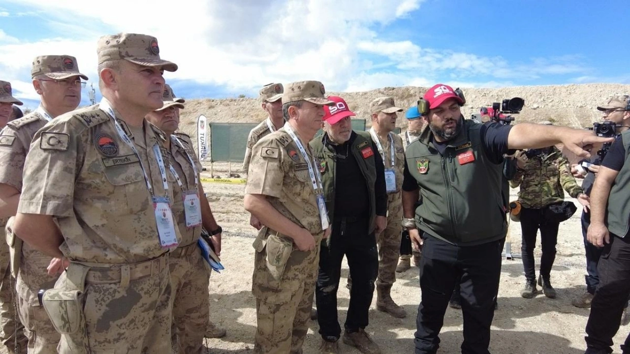 Foto - Tüm dünyanın gözünü diktiği askeri yarışmada dikkat çeken itiraf: "Türkiye bizden çok daha iyi"