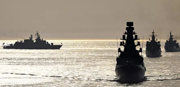 Foto - Tüm dünyaya duyurdular: ABD'ye ait 2 savaş gemisini vurduk