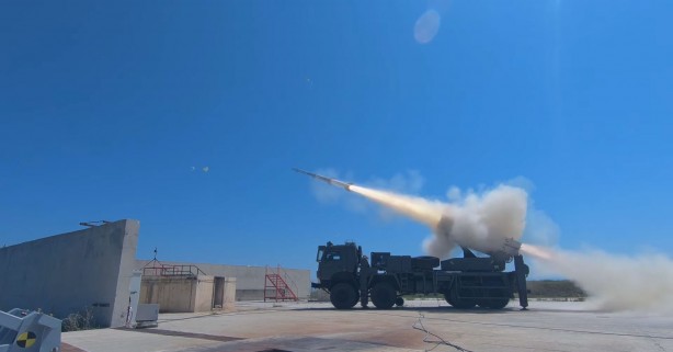 Tüm dünyaya ilan ettiler: Türk füzesini ateşledik