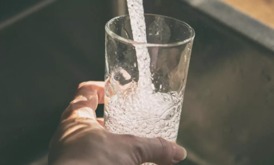 Foto - Tüm dünyayı ayağa kaldıracak buluş! Kuraklığa karşı üretildi, tek tuşla su içebileceksiniz