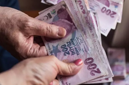 Foto - Tüm emeklilere 5 bin lira ikramiye müjdesi! Tarih açıklandı, hesaplara yatıyor!
