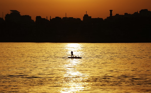 Foto - Tüm engellere rağmen Filistinli balıkçıların av mesaisi