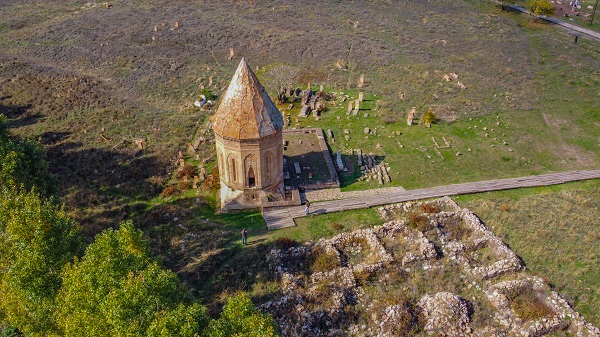 Foto - Tüm gözler bu mezarlığın üstünde