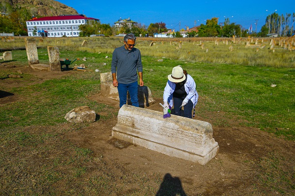 Foto - Tüm gözler bu mezarlığın üstünde