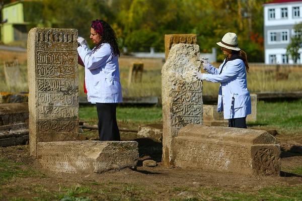 Foto - Tüm gözler bu mezarlığın üstünde