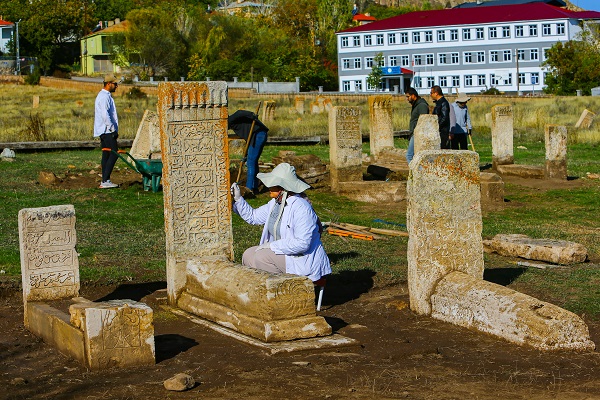Foto - Tüm gözler bu mezarlığın üstünde