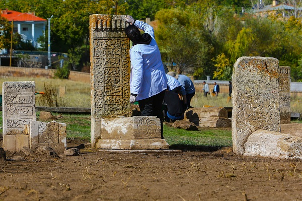 Tüm gözler bu mezarlığın üstünde