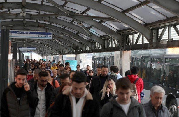 Foto - Tüm İstanbul'u şaşkına çeviren karar! Metrobüsler yetmiyor artık Ekrem İmamoğlu...