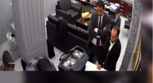 Foto - Tüm oklar onu gösteriyor! Para kule gündemi sarstı