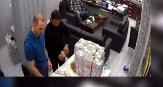 Foto - Tüm oklar onu gösteriyor! Para kule gündemi sarstı