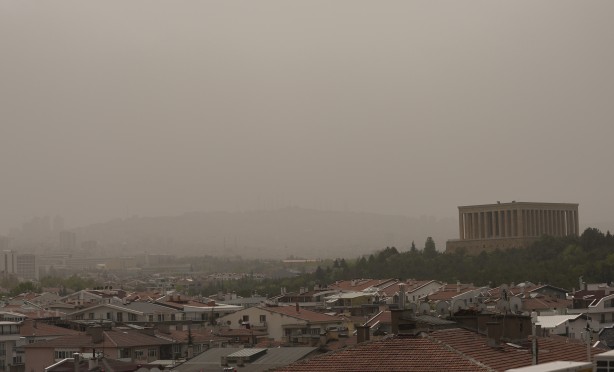 Foto - Tüm şehri toz kapladı! Zorunlu değilse evden çıkmayın, çok tehlikeli!