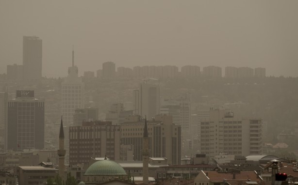 Foto - Tüm şehri toz kapladı! Zorunlu değilse evden çıkmayın, çok tehlikeli!