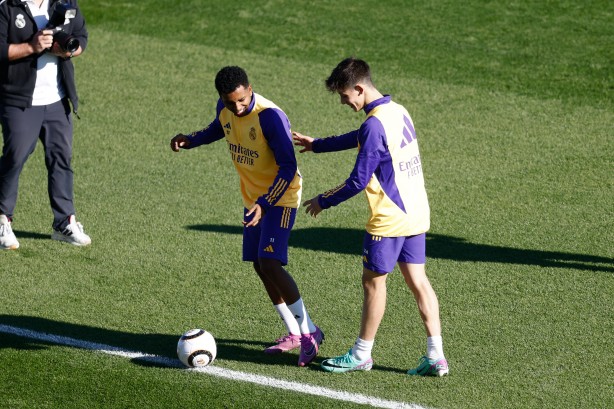 Foto - Tüm Türkiye bunu konuşuyor! Real Madrid'de Arda Güler'in geleceği bu kez belli oldu! İspanyol cephesi tarih vererek duyurdu